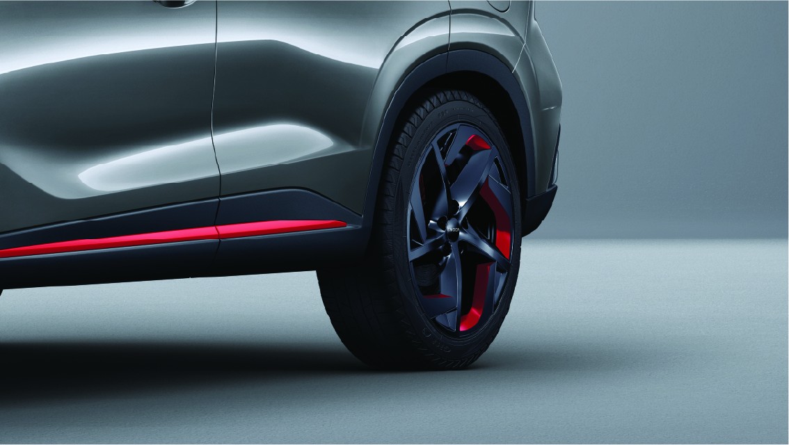 Mâm xe 18 inch thiết kế 2 màu tương phản